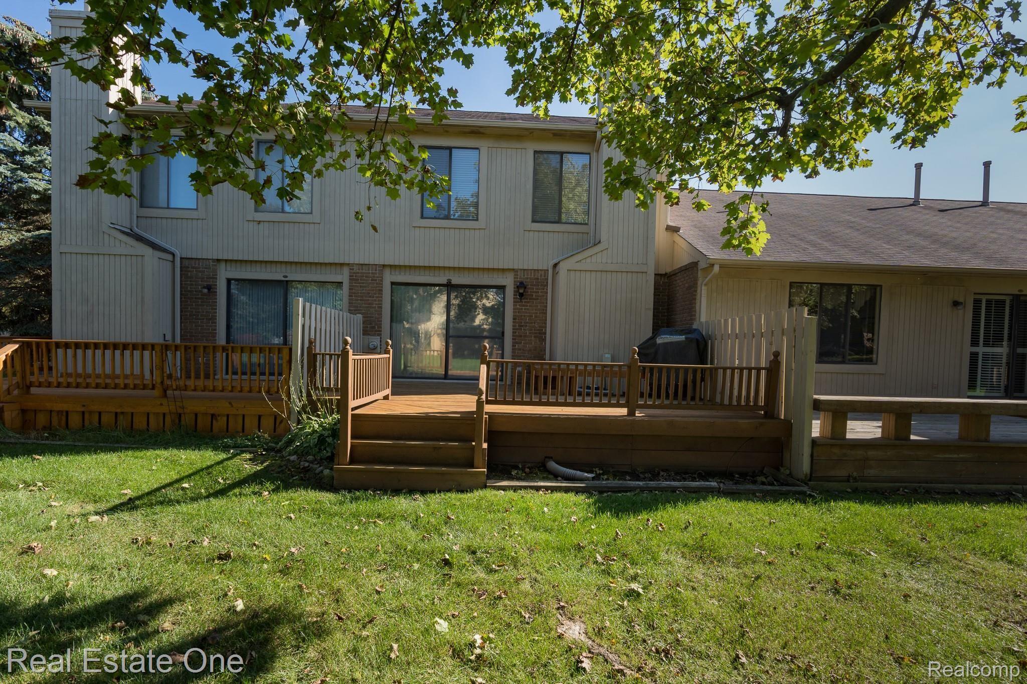 627 Tennyson Rochester, MI 48307 - Photo 23 of 25 627 Tennyson MLS-W032.jpg