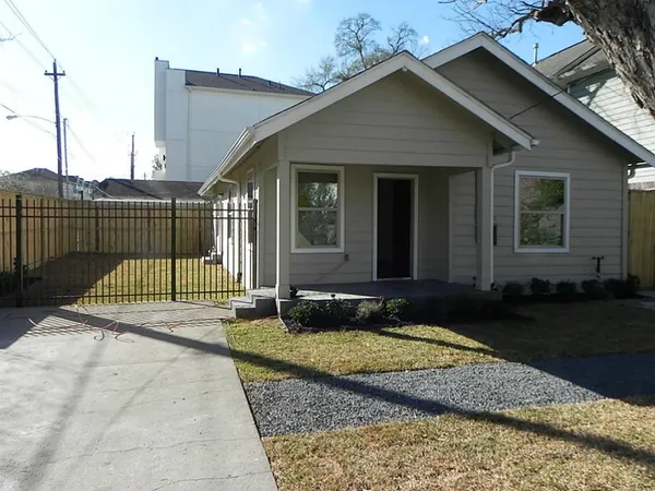 $2,500 | 1501 Asbury Street, Houston, TX 77007
