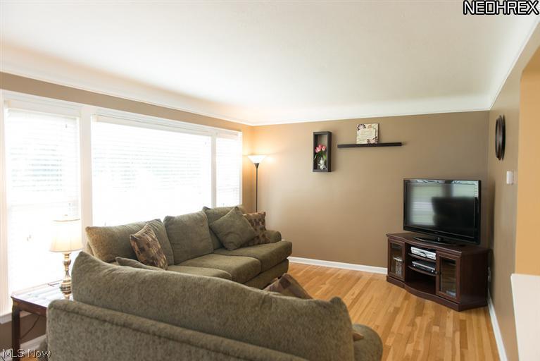 4993 North Barton Road Cleveland, OH 44124 - Photo 8 of 21 Gallery Image 8