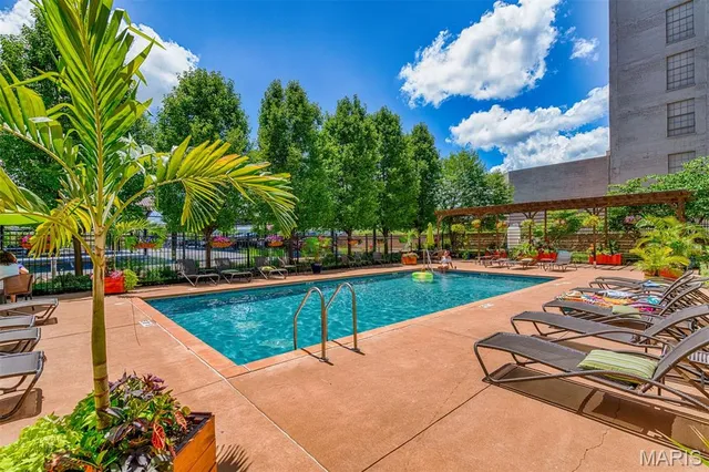 $350,000 | 4100 Forest Park Avenue, Unit 319, St. Louis, MO 63108