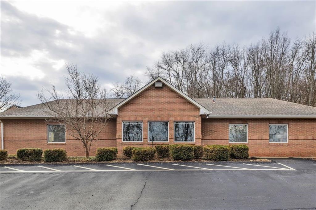339 Lindsay Road Zelienople, PA 16063 - Photo 8 of 50
