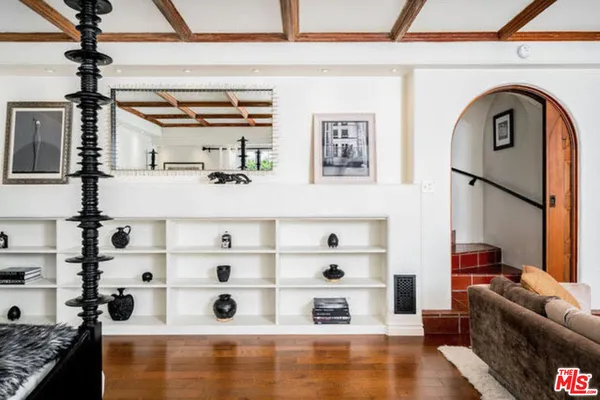 $20,000 | 3351 North Knoll Drive, Los Angeles, CA 90068