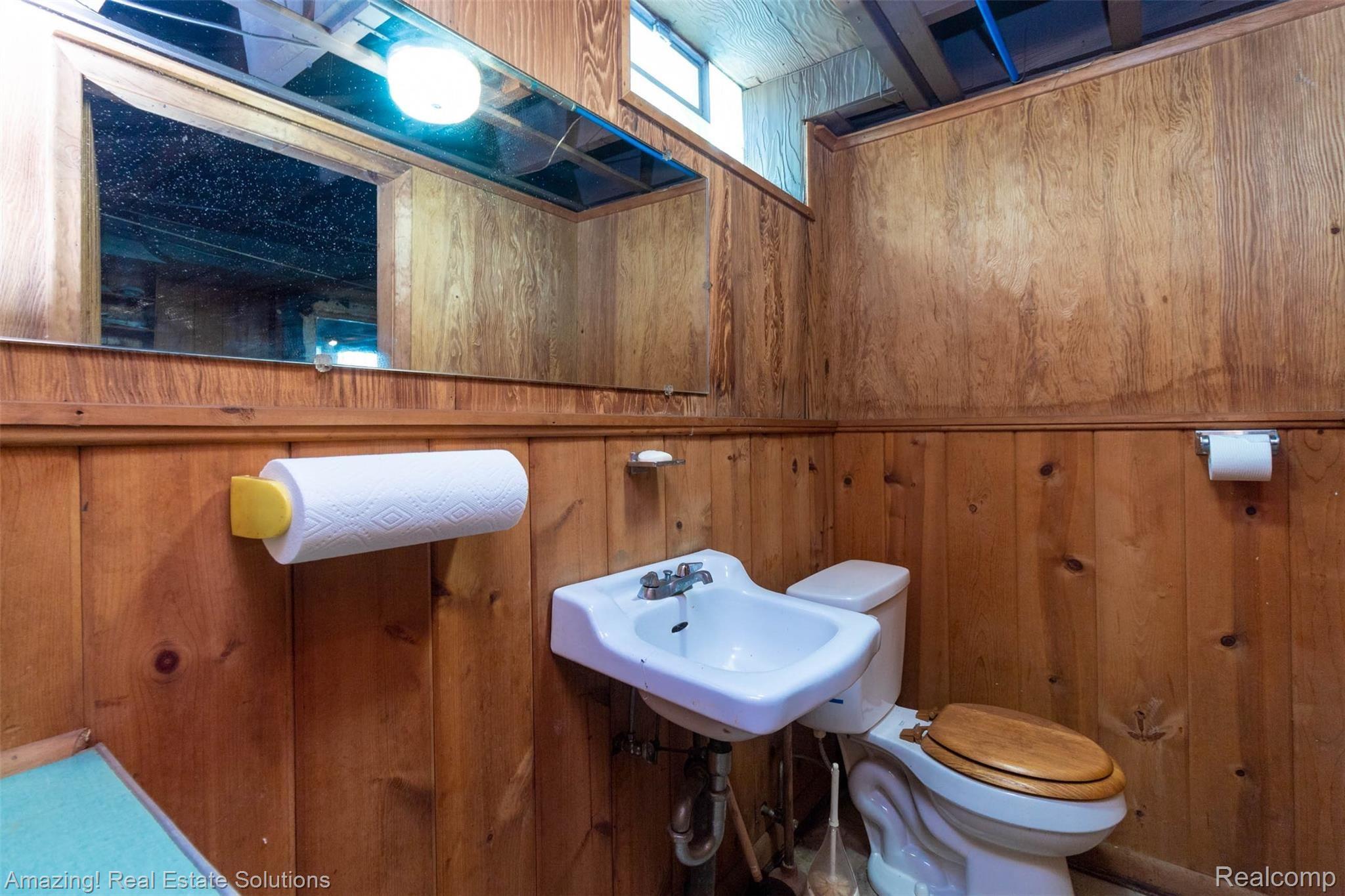 4710 Yorkshire Road Detroit, MI 48224 - Photo 23 of 23 Basement bathroom