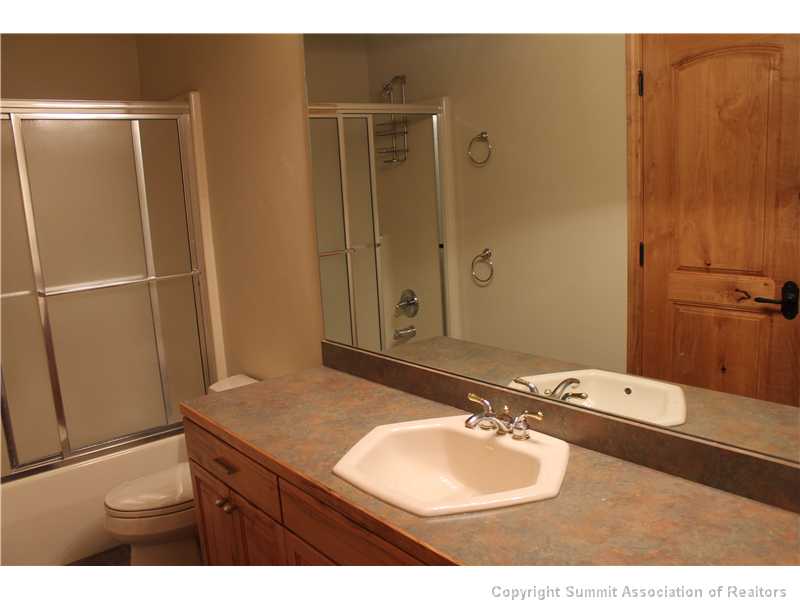 1060 Lindstrom Road Silverthorne, CO 80498 - Photo 18 of 25 Bathroom. Upstairs full bathroom