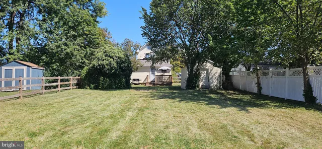 a view of backyard of house