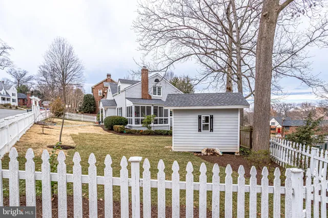 $5,200 | 907 26th Street South, Arlington, VA 22202