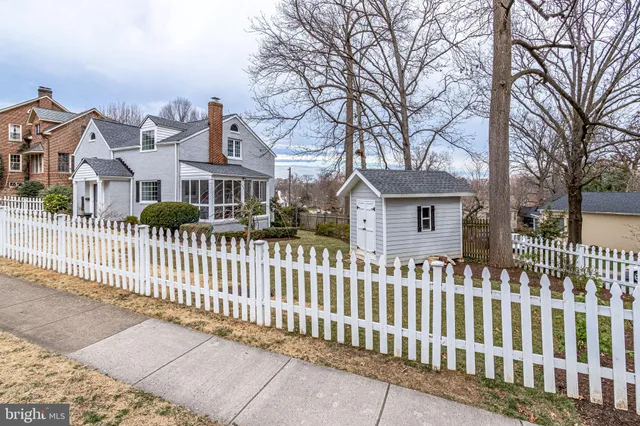 $5,200 | 907 26th Street South, Arlington, VA 22202