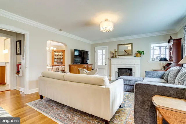 $5,200 | 907 26th Street South, Arlington, VA 22202