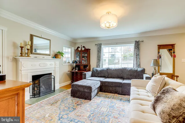 $5,200 | 907 26th Street South, Arlington, VA 22202