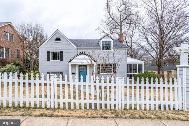 $5,200 | 907 26th Street South, Arlington, VA 22202