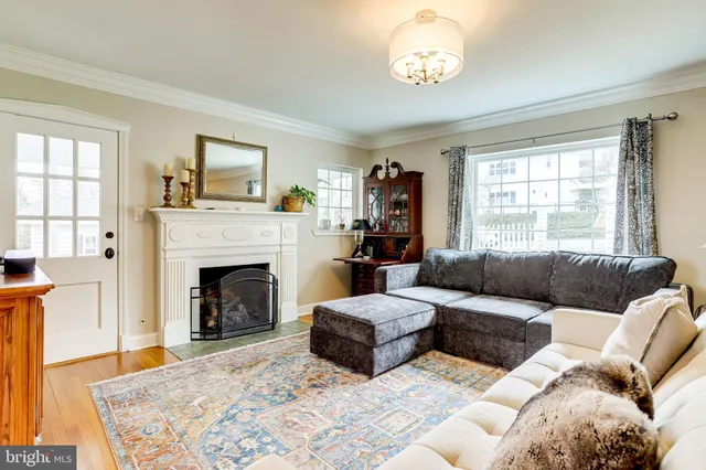 $5,200 | 907 26th Street South, Arlington, VA 22202