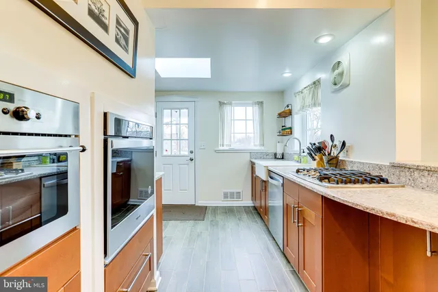 $5,200 | 907 26th Street South, Arlington, VA 22202