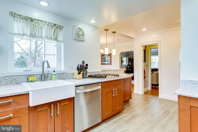 $5,200 | 907 26th Street South, Arlington, VA 22202