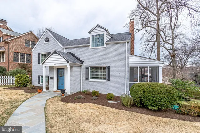 $5,200 | 907 26th Street South, Arlington, VA 22202