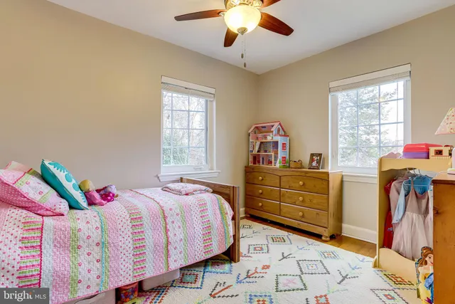 $5,200 | 907 26th Street South, Arlington, VA 22202