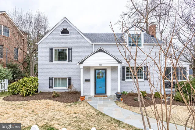 $5,200 | 907 26th Street South, Arlington, VA 22202