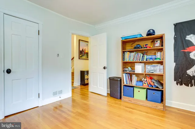 $5,200 | 907 26th Street South, Arlington, VA 22202