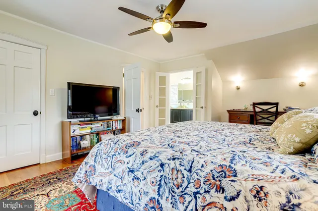 $5,200 | 907 26th Street South, Arlington, VA 22202