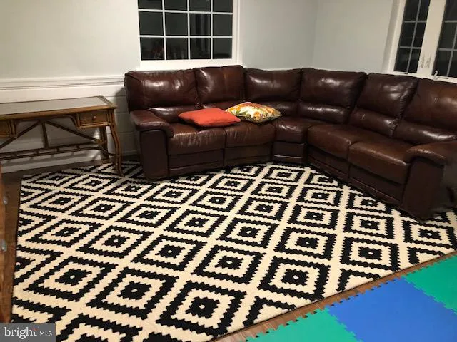 $5,200 | 907 26th Street South, Arlington, VA 22202