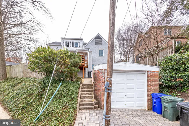 $5,200 | 907 26th Street South, Arlington, VA 22202