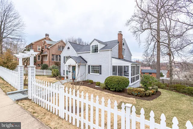 $5,200 | 907 26th Street South, Arlington, VA 22202