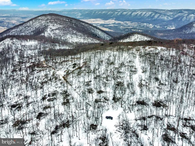 a view of an ocean view of beach and ocean