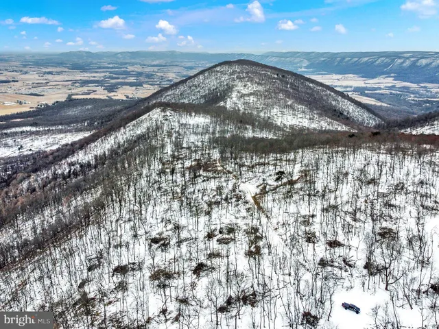a view of an ocean and beach