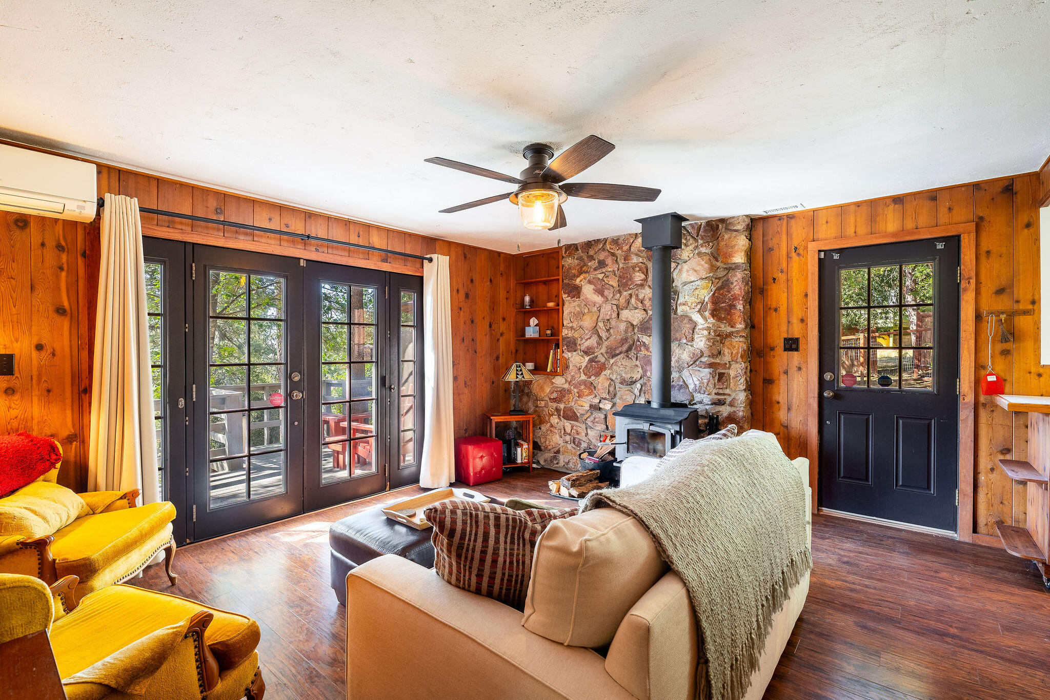 53545 Double View Drive Idyllwild, CA 92549 - Photo 8 of 44 53545DoubleViewDr-7