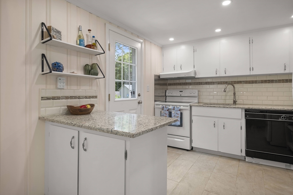 3 Cooper Road East Falmouth, MA 02536 - Photo 8 of 29 Gallery Image 8