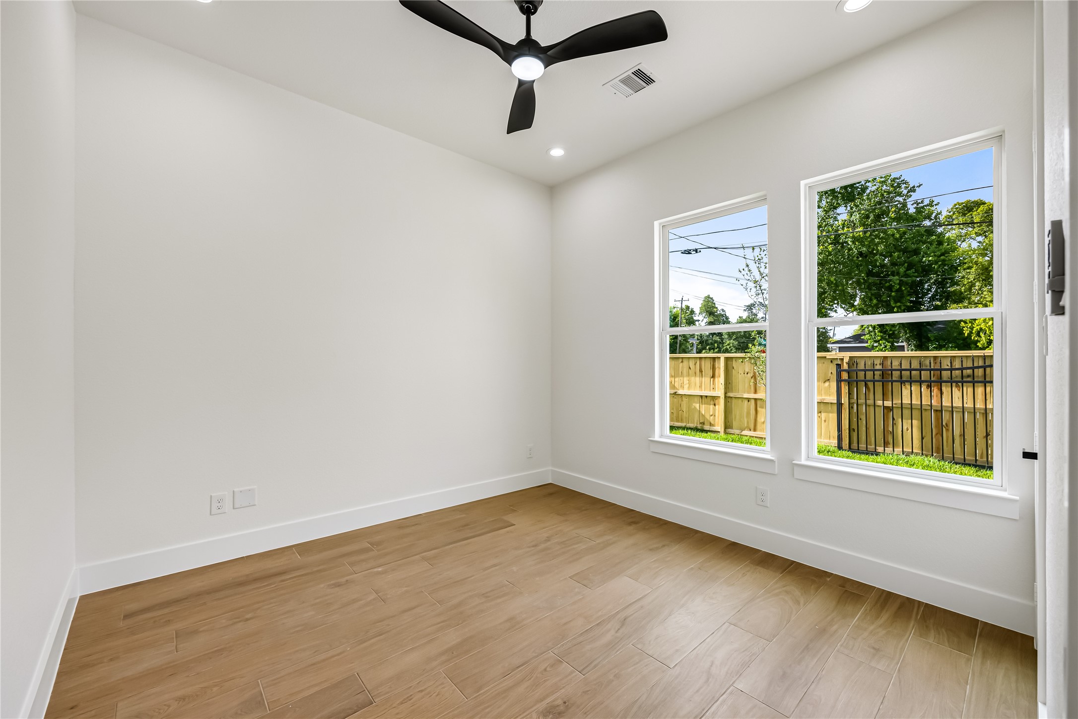 4815 Cruse Road, Unit B Houston, TX 77016 - Photo 10 of 15