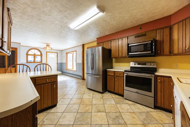 $275,000 | 6 Ames Avenue, Lewiston, ME 04240