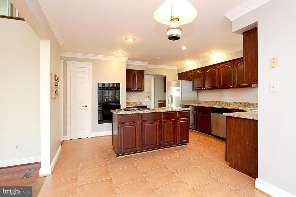 16318 Whitehaven Road Silver Spring, MD 20906 - Photo 16 of 30 Kitchen