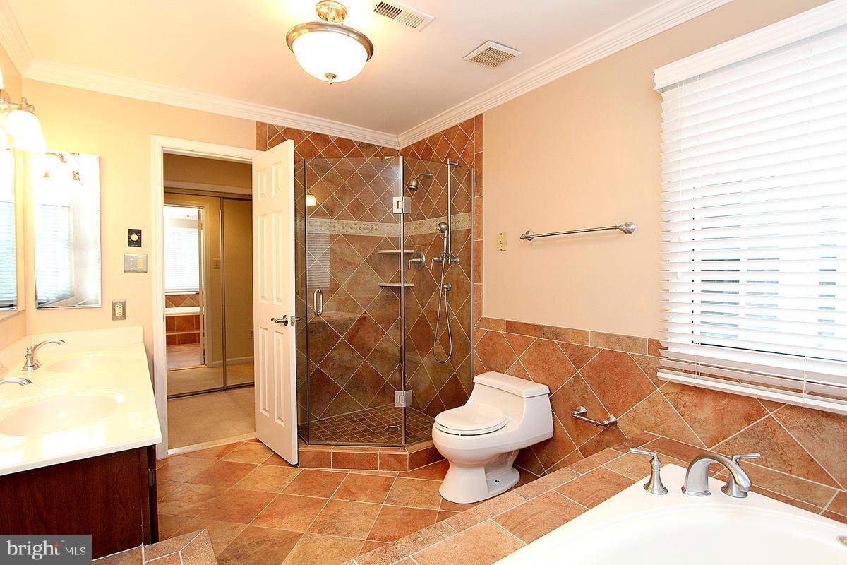 16318 Whitehaven Road Silver Spring, MD 20906 - Photo 24 of 30 Bath (Master)