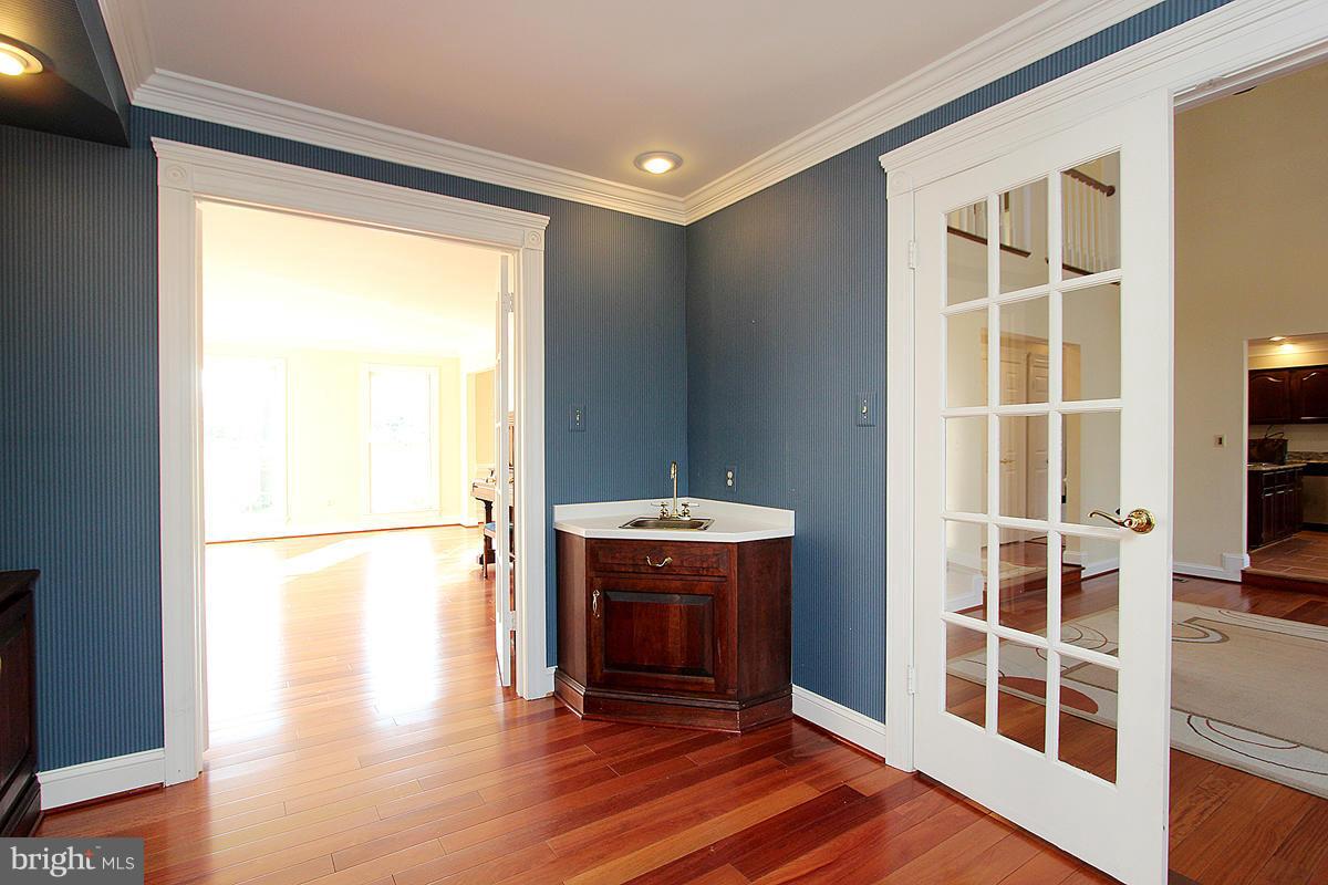 16318 Whitehaven Road Silver Spring, MD 20906 - Photo 8 of 30 Interior (General)