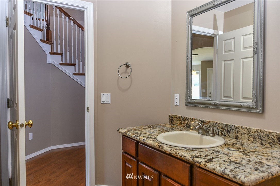 14040 Solberg Road Southeast Yelm, WA 98597 - Photo 11 of 28 Gallery Image 11