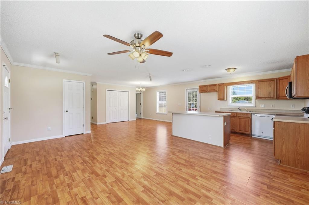 1502 Gibbs Road Reidsville, NC 27320 - Photo 6 of 36