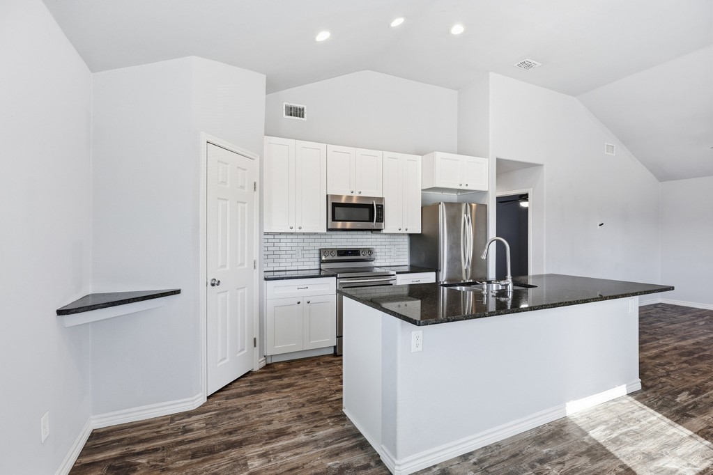 2121 Lone Star Road Rockport, TX 78382 - Photo 4 of 29