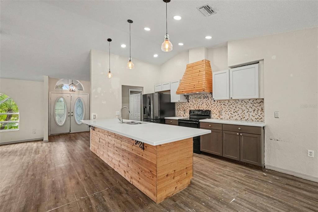 6293 Grapewood Road Spring Hill, FL 34609 - Photo 11 of 32 Gallery Image 11