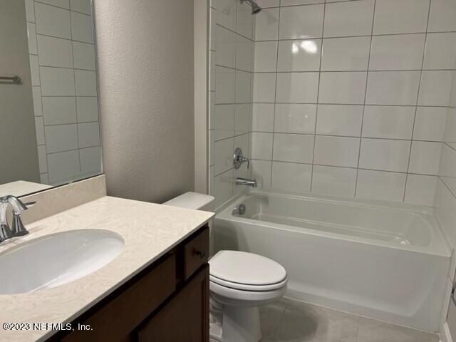 3837 Eagle Rock Road Middleburg, FL 32068 - Photo 21 of 28 a bathroom with a sink a toilet and bathtub
