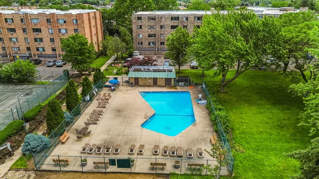 $1,600 | 5306 North Cumberland Avenue, Unit 323, Chicago, IL 60656