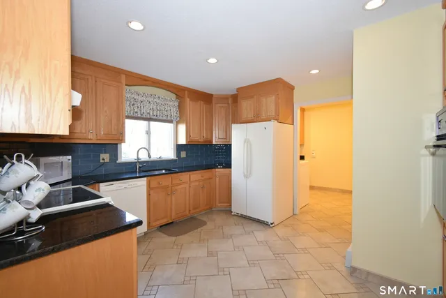 $465,000 | 168 Lisa Lane, Middletown, CT 06457