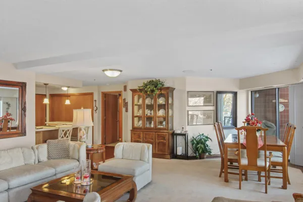 $435,000 | 221 East Rockwood Boulevard, Unit 219, Spokane, WA 99202