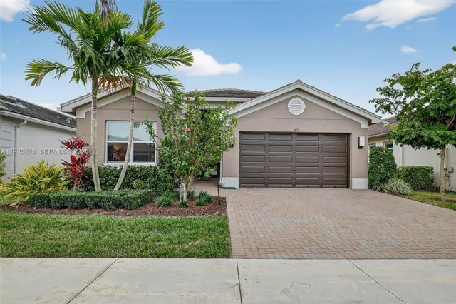 $448,900 | 16724 Southwest Osprey Falls Way, Port St. Lucie, FL 34987