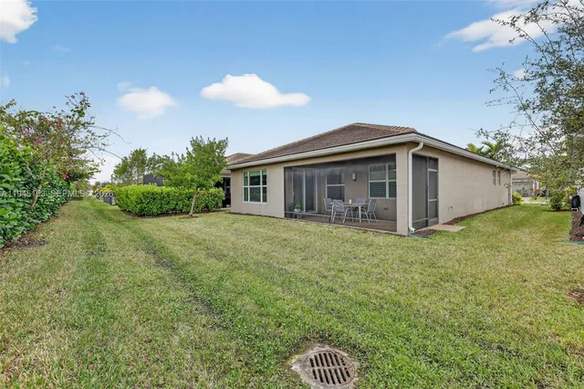 $448,900 | 16724 Southwest Osprey Falls Way, Port St. Lucie, FL 34987