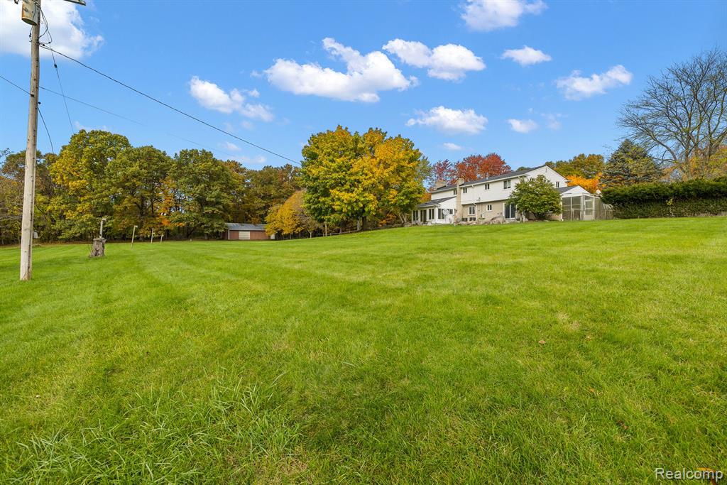 10001 Ellis Road Clarkston, MI 48348 - Photo 76 of 85