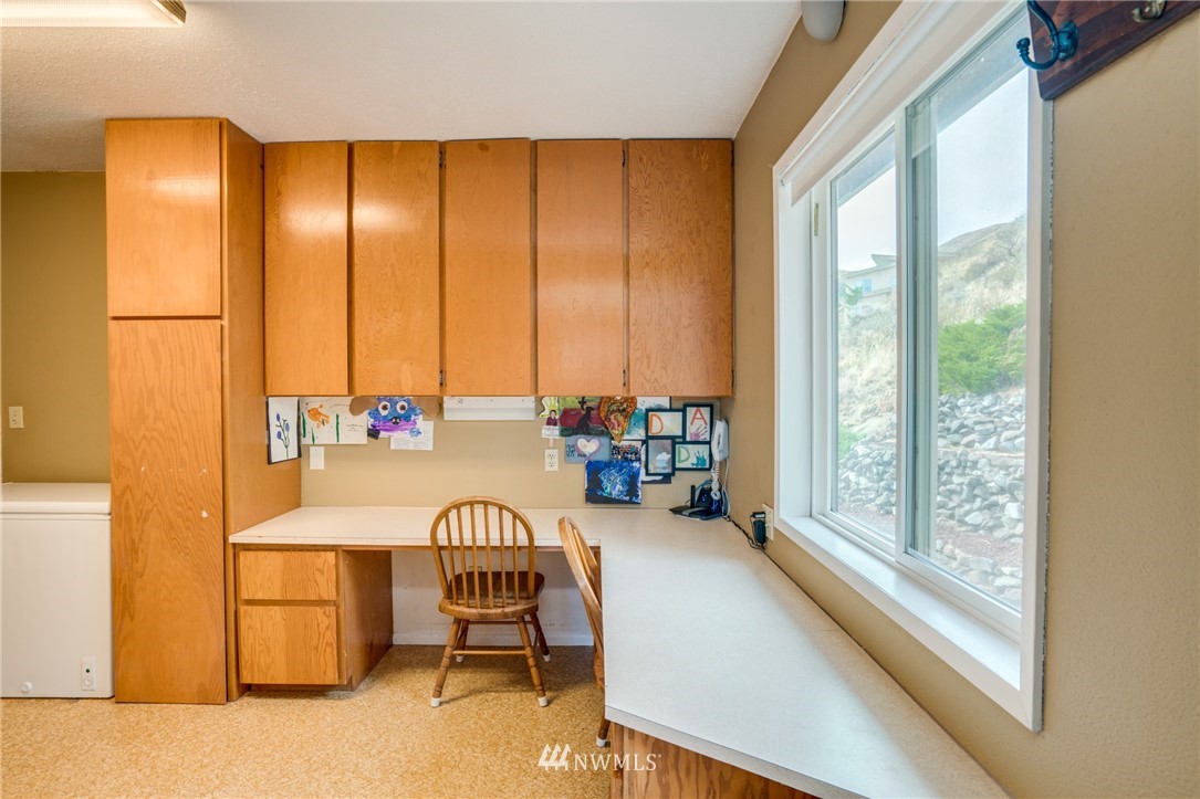 1402 Pitcher Canyon Road Wenatchee, WA 98801 - Photo 14 of 39