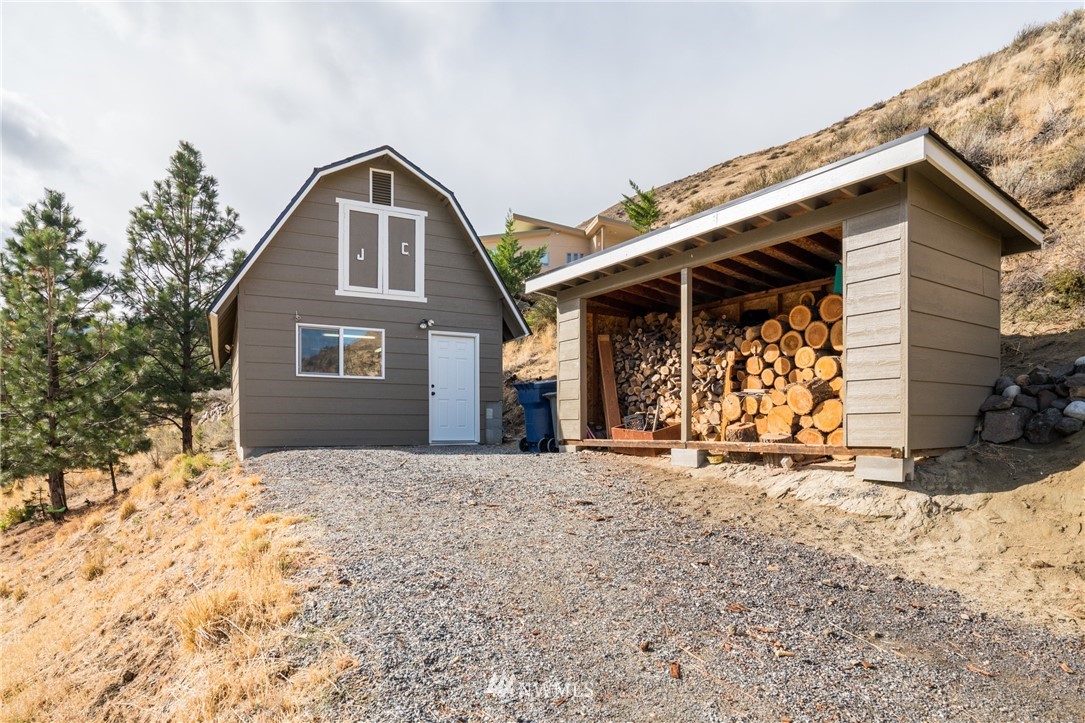 1402 Pitcher Canyon Road Wenatchee, WA 98801 - Photo 33 of 39