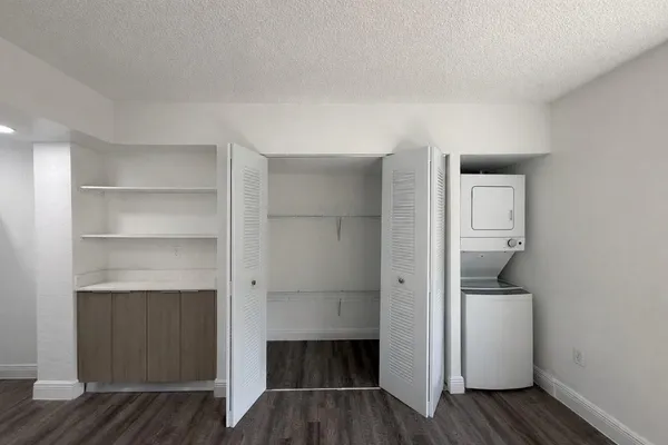 $1,589 | 17350 Northwest 68th Avenue, Unit 400402A, Hialeah, FL 33015