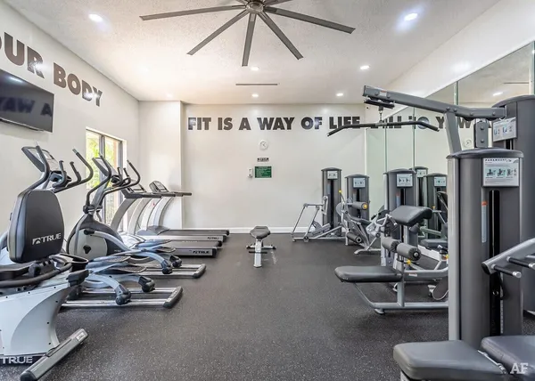 $1,589 | 17350 Northwest 68th Avenue, Unit 400402A, Hialeah, FL 33015