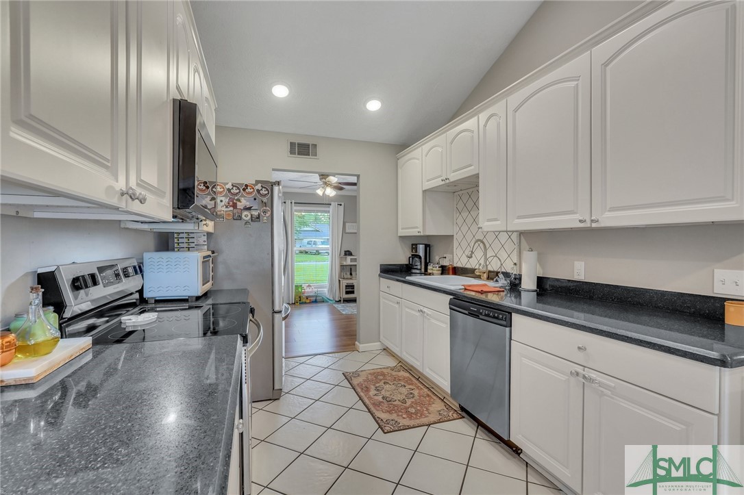 607 Wild Turkey Road Savannah, GA 31406 - Photo 13 of 47